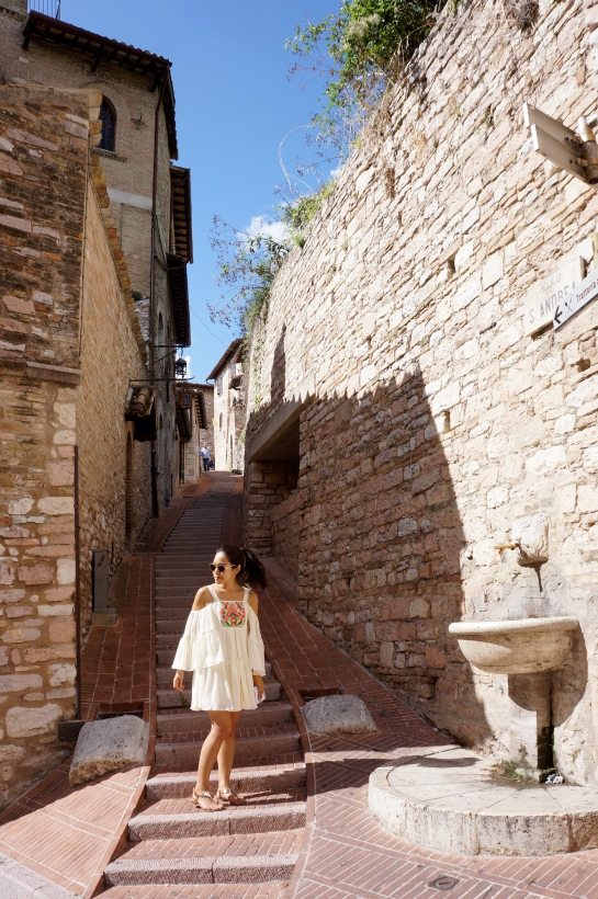 assisi_street_italy_12